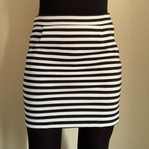 Tommy Hilfiger Mini Skirt Striped 6